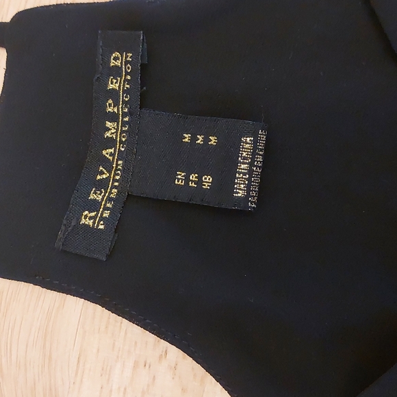 EUC. Revamped Premium Collection Black Spaghetti Strap Top Size M - Picture 2 of 3